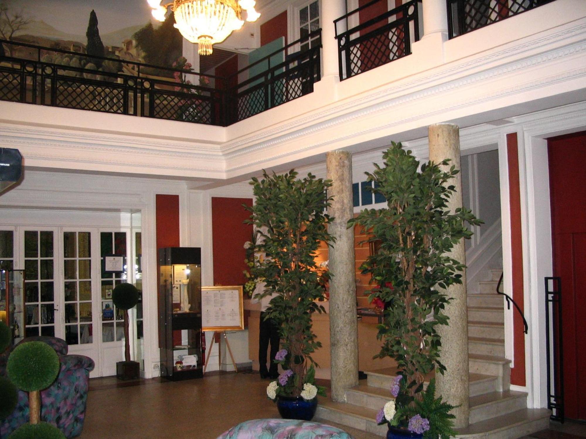 Logis Le Midland Hotel Vichy Exterior foto